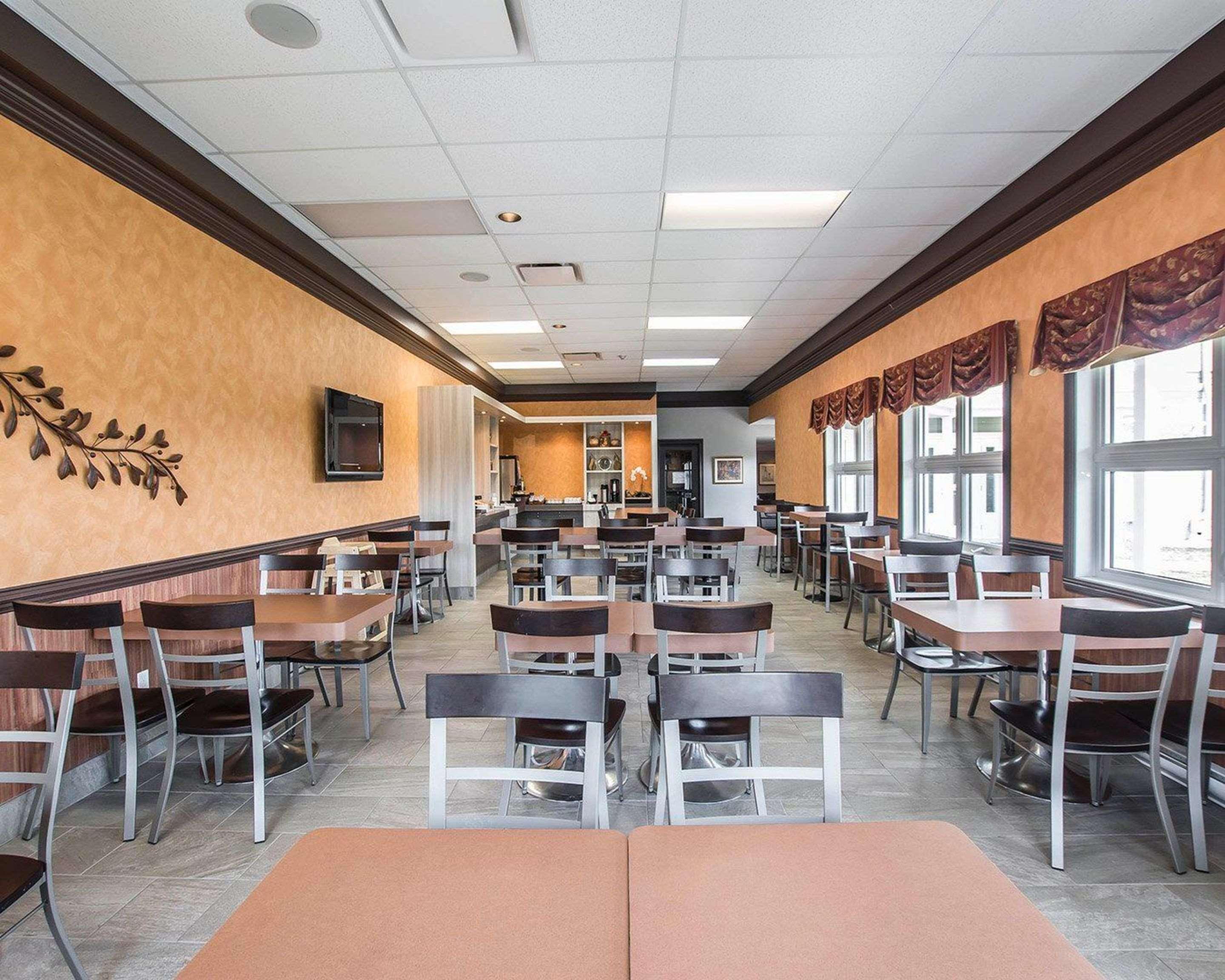Econo Lodge Inn & Suites Montmagny Exterior foto