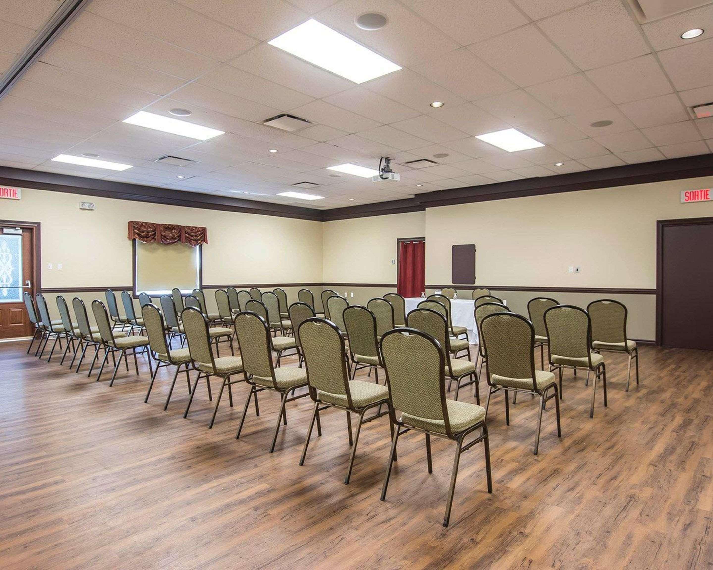 Econo Lodge Inn & Suites Montmagny Exterior foto
