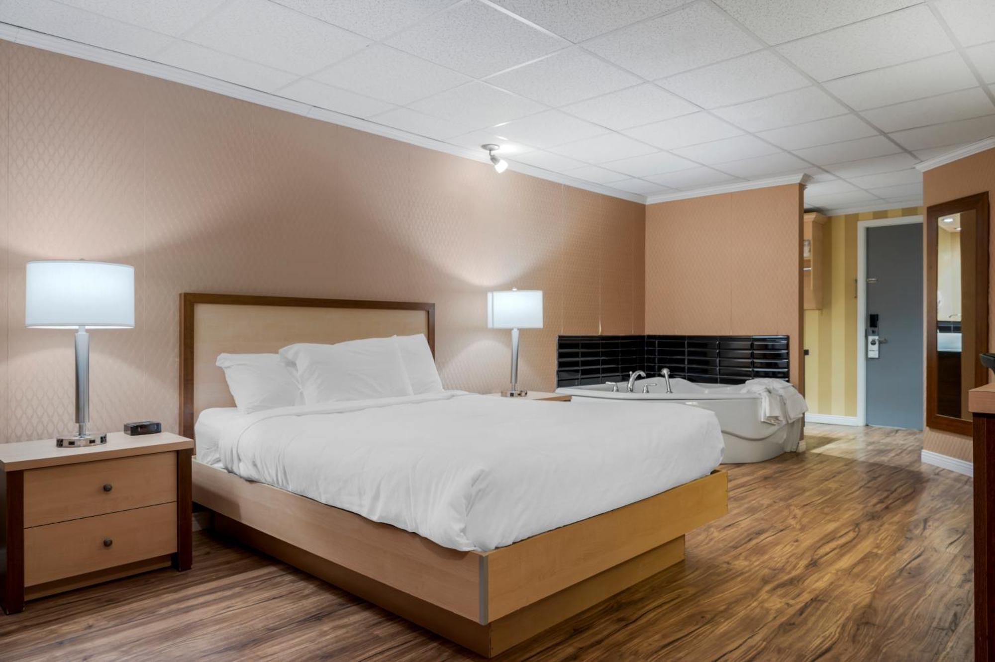 Econo Lodge Inn & Suites Montmagny Exterior foto